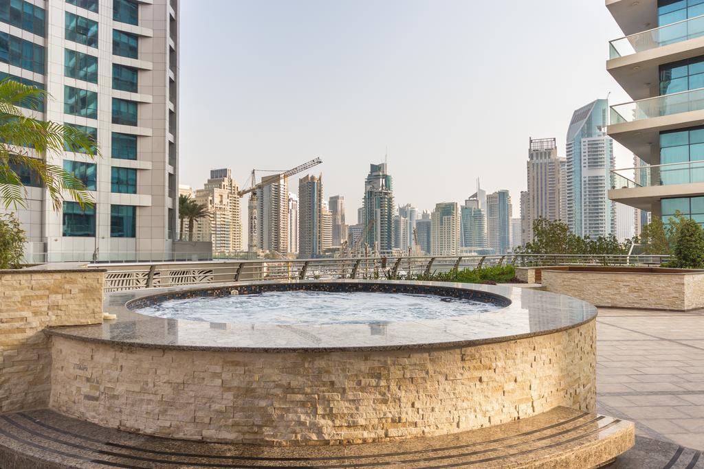 Yanjoon Holiday Homes - Princess Tower Apartments Дубай Екстериор снимка