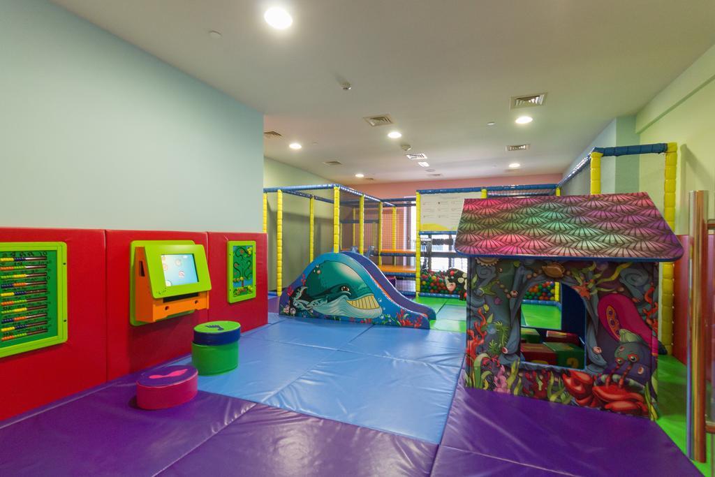 Yanjoon Holiday Homes - Princess Tower Apartments Дубай Екстериор снимка