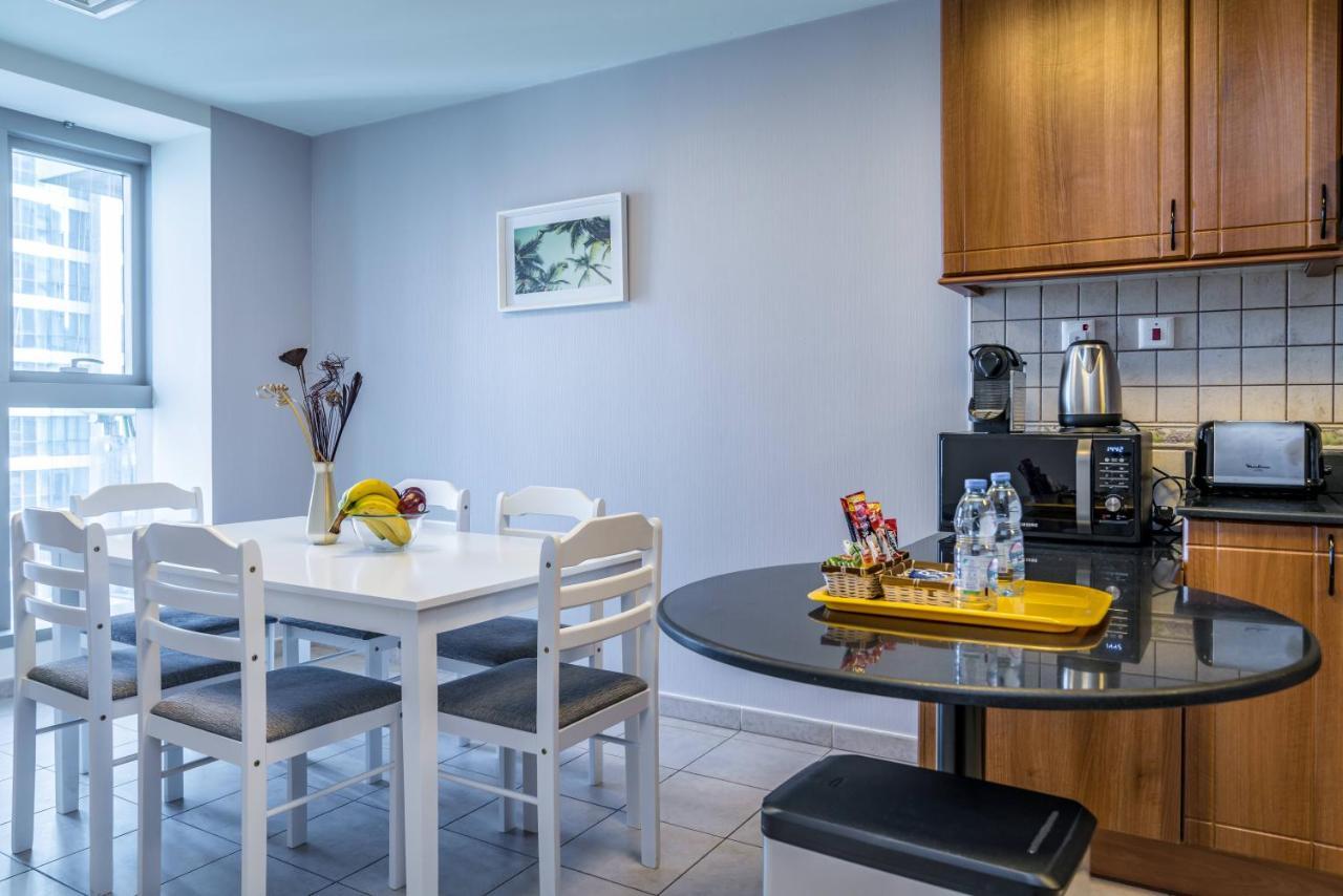 Yanjoon Holiday Homes - Princess Tower Apartments Дубай Екстериор снимка