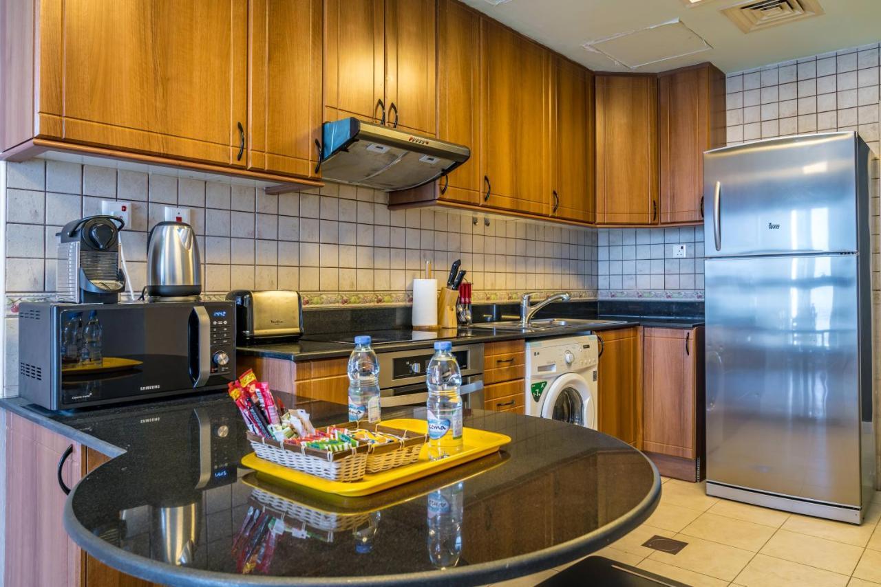 Yanjoon Holiday Homes - Princess Tower Apartments Дубай Екстериор снимка