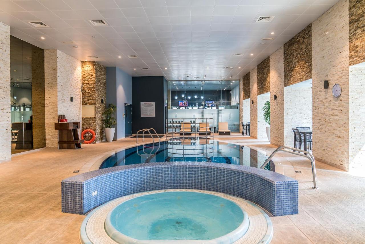Yanjoon Holiday Homes - Princess Tower Apartments Дубай Екстериор снимка