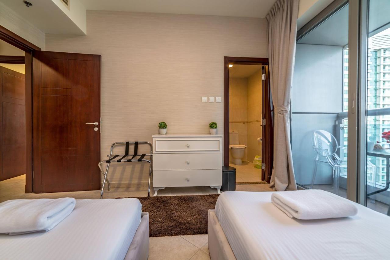 Yanjoon Holiday Homes - Princess Tower Apartments Дубай Екстериор снимка